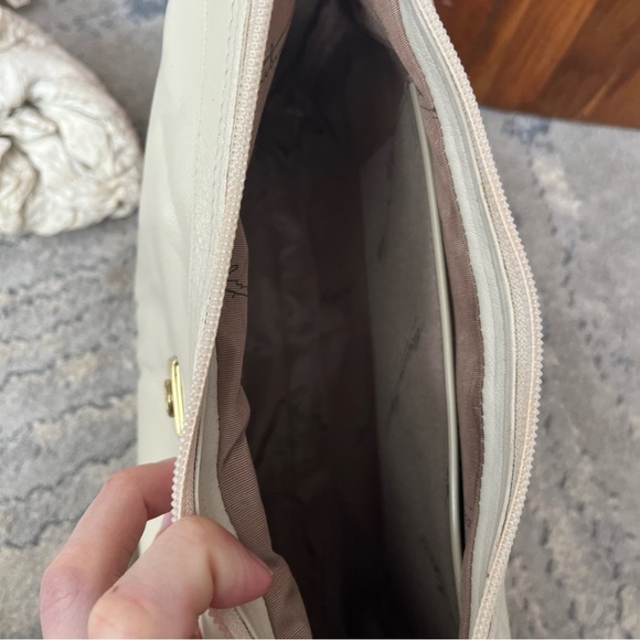 Vintage Etienne Aigner Bags Classics Ivory Crossbody Shoulder With Mirror - Picture 9 of 10